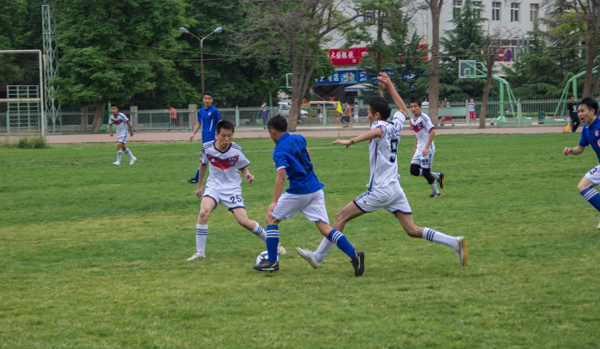 相比之下 相比之下